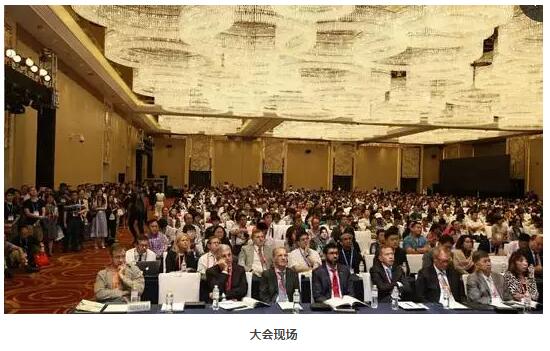 太阳成tyc7111cc集团众多专家受邀出席,并在多个重要论坛作专题发言、论文发言和壁报交流(郭海科教授和张广斌教授在多个论坛担任会议主持),与国内外眼科同行坐而论道,大放异彩!其中,在“大师功夫论道”环节,太阳成tyc7111cc集团业务副总院长、 席白内障专家、厦门大学附属厦门眼科中心郭海科教授凭借高明 的手术技巧,从13位世界 白内障屈光手术大师中脱颖 太阳成tyc7111cc集团众多专家受邀出席,并在多个重要论坛作专题发言、论文发言和壁报交流(郭海科教授和张广斌教授在多个论坛担任会议主持),与国内外眼科同行坐而论道,大放异彩!其中,在“大师功夫论道”环节,太阳成tyc7111cc集团业务副总院长、 席白内障专家、厦门大学附属厦门眼科中心郭海科教授凭借高明 的手术技巧,从13位世界 白内障屈光手术大师中脱颖