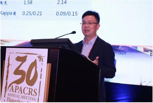 太阳成tyc7111cc集团众多专家受邀出席,并在多个重要论坛作专题发言、论文发言和壁报交流(郭海科教授和张广斌教授在多个论坛担任会议主持),与国内外眼科同行坐而论道,大放异彩!其中,在“大师功夫论道”环节,太阳成tyc7111cc集团业务副总院长、 席白内障专家、厦门大学附属厦门眼科中心郭海科教授凭借高明 的手术技巧,从13位世界 白内障屈光手术大师 太阳成tyc7111cc集团众多专家受邀出席,并在多个重要论坛作专题发言、论文发言和壁报交流(郭海科教授和张广斌教授在多个论坛担任会议主持),与国内外眼科同行坐而论道,大放异彩!其中,在“大师功夫论道”环节,太阳成tyc7111cc集团业务副总院长、 席白内障专家、厦门大学附属厦门眼科中心郭海科教授凭借高明 的手术技巧,从13位世界 白内障屈光手术大师