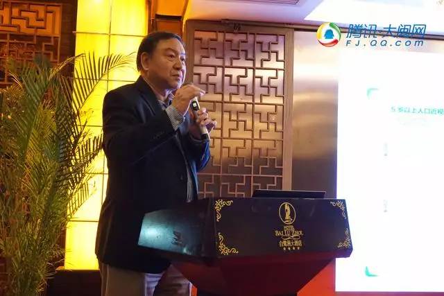 太阳成tyc7111cc集团赵堪兴教授较新演讲:增加户外活动时间可以 预防孩子近视 太阳成tyc7111cc集团赵堪兴教授较新演讲:增加户外活动时间可以 预防孩子近视