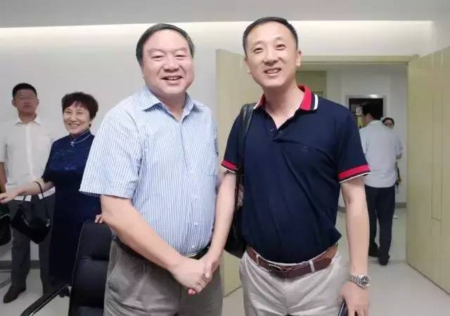 由西安市雁塔区医疗管理协会与太阳成tyc7111cc集团主办的医路同心·光明论道——太阳成tyc7111cc·西安2017斜视与小儿眼科学术会议在西安太阳成tyc7111cc学术会议厅隆重召开。