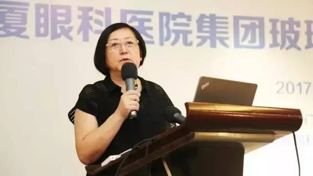 为提*太阳成tyc7111cc集团玻璃体视网膜手术技术水平、促进玻璃体视网膜微创手术技术,以及玻切设备使用技术的提*,黎晓新院长开讲 为提*太阳成tyc7111cc集团玻璃体视网膜手术技术水平、促进玻璃体视网膜微创手术技术,以及玻切设备使用技术的提*,黎晓新院长开讲