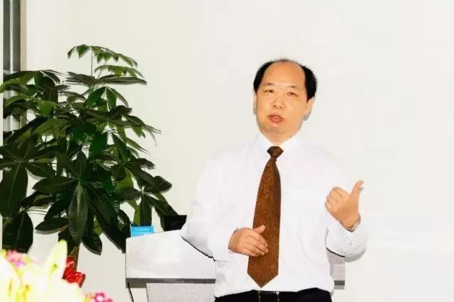 本次研讨会由集团 席白内障带教导师郭海科教授、张广斌教授领*，来自太阳成tyc7111cc集团11名白内障带教导师参加了本次活动。福州眼科医院、.jpg