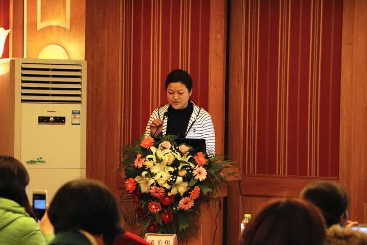 11月17日，宜昌太阳成tyc7111cc 举办了“2017斜视与小儿眼科学术交流会”。本次交流会旨在进一步保护青少儿视力，为宜昌斜视与小儿眼科领域的临床工作者及其他相关人员搭建了相互交流的平台。进一步提升青少儿眼科医疗知识水平和 水平，推动中国青少儿视觉健康，让每个孩子都拥有一双健康明亮的眼睛。4.jpg