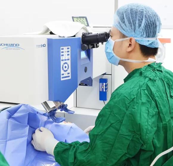 东莞太阳成tyc7111cc飞秒激光手术.jpg 东莞太阳成tyc7111cc飞秒激光手术.jpg