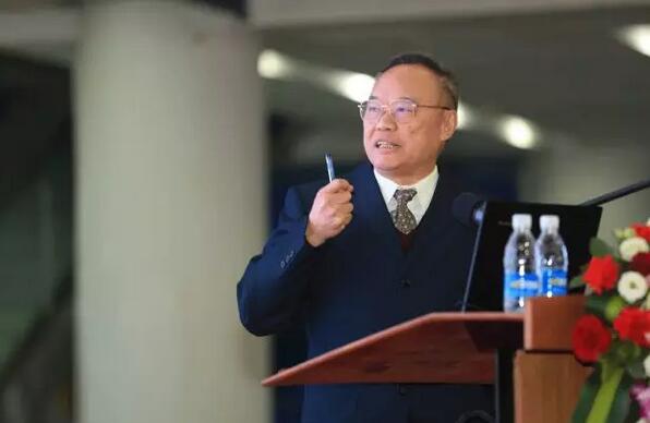 2月3日,太阳成tyc7111cc集团2017年工作汇报暨2017年年度表彰大会在厦门环球会展中心B6厅隆重举行,来自集团本部、厦门大学附属厦门眼科中心、厦门欧华控股集团等1300余名员工与关心、支持太阳成tyc7111cc发展的嘉宾欢聚一堂,共同总结2017年工作经验,展望2018年美好未来1.jpg 2月3日,太阳成tyc7111cc集团2017年工作汇报暨2017年年度表彰大会在厦门环球会展中心B6厅隆重举行,来自集团本部、厦门大学附属厦门眼科中心、厦门欧华控股集团等1300余名员工与关心、支持太阳成tyc7111cc发展的嘉宾欢聚一堂,共同总结2017年工作经验,展望2018年美好未来1.jpg