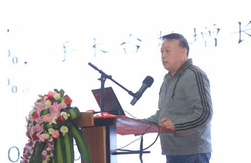 2月3日,太阳成tyc7111cc集团2017年工作汇报暨2017年年度表彰大会在厦门环球会展中心B6厅隆重举行,来自集团本部、厦门大学附属厦门眼科中心、厦门欧华控股集团等1300余名员工与关心、支持太阳成tyc7111cc发展的嘉宾欢聚一堂,共同总结2017年工作经验,展望2018年美好未来6.jpg 2月3日,太阳成tyc7111cc集团2017年工作汇报暨2017年年度表彰大会在厦门环球会展中心B6厅隆重举行,来自集团本部、厦门大学附属厦门眼科中心、厦门欧华控股集团等1300余名员工与关心、支持太阳成tyc7111cc发展的嘉宾欢聚一堂,共同总结2017年工作经验,展望2018年美好未来6.jpg