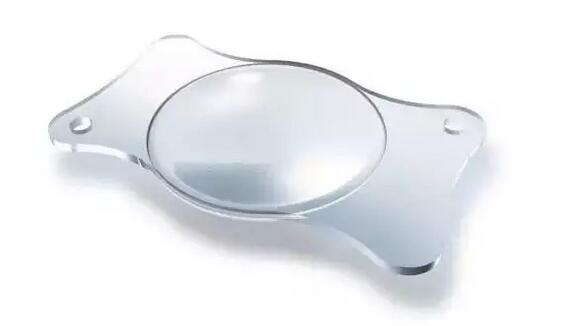 上了年纪以后,晶状体变硬、变厚,没有弹性,于是老花就出现了,主要症状是看不清近处。老花眼大多是选择戴老花镜,不喜欢戴眼镜的可以考虑手术,这种手术叫做晶体置换术。.jpg 上了年纪以后,晶状体变硬、变厚,没有弹性,于是老花就出现了,主要症状是看不清近处。老花眼大多是选择戴老花镜,不喜欢戴眼镜的可以考虑手术,这种手术叫做晶体置换术。.jpg