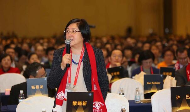 3月28日,为期4天的中国眼底病领域一年一度的学术年会“2018中国眼底病论坛暨环球视网膜研讨会”(RetinaChina 2018)在中国青岛召开。本次论坛由中国环球科技交流中心主办,《中华眼底病杂志》协办,会上翘楚云集,盛况空前,既是眼底病学诊疗领域的高水平年度学术盛会,也是世界眼底专家的一*次交流盛会3.jpg 3月28日,为期4天的中国眼底病领域一年一度的学术年会“2018中国眼底病论坛暨环球视网膜研讨会”(RetinaChina 2018)在中国青岛召开。本次论坛由中国环球科技交流中心主办,《中华眼底病杂志》协办,会上翘楚云集,盛况空前,既是眼底病学诊疗领域的高水平年度学术盛会,也是世界眼底专家的一*次交流盛会3.jpg