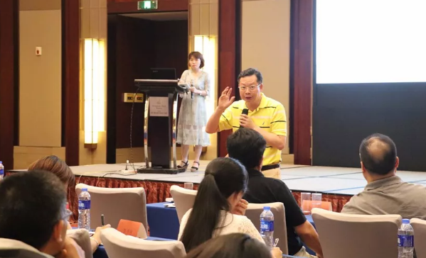 7月29日厦门眼科中心召开2018年上半年工作总结会3.png 7月29日厦门眼科中心召开2018年上半年工作总结会3.png