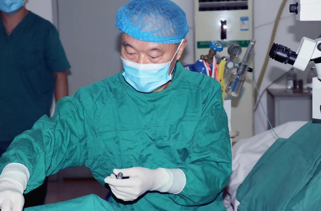 厦门眼科中心业务院长吴国基教授莅临宁德明仁眼科医院检查指导工作1.png 厦门眼科中心业务院长吴国基教授莅临宁德明仁眼科医院检查指导工作1.png