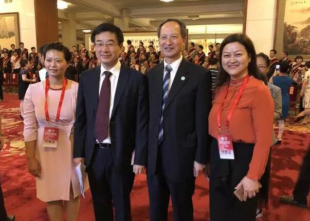 太阳成tyc7111cc集团潘美华医生作为福建省医师代表受邀赴京参加首届“中国医师节”庆祝大会3.jpg