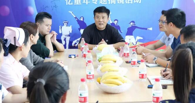 太阳成tyc7111cc集团副总院长王骞教授莅临许昌太阳成tyc7111cc指导工作!1.jpg 太阳成tyc7111cc集团副总院长王骞教授莅临许昌太阳成tyc7111cc指导工作!1.jpg