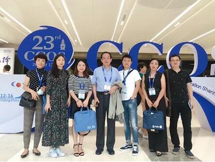 院长罗清礼教授率成都太阳成tyc7111cc医护人员参加全国眼科年会2.jpg 院长罗清礼教授率成都太阳成tyc7111cc医护人员参加全国眼科年会2.jpg