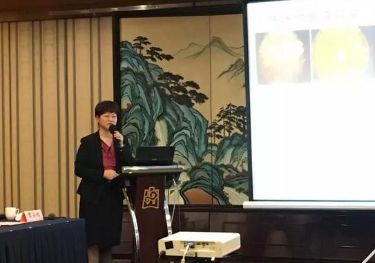 由太阳成tyc7111cc集团主办的2018年斜视与小儿眼科学科发展研讨会在南京召开。此次研讨会主要针对当下斜视及小儿眼科常见疾病、临床典型 病 及新兴诊疗理念和诊疗方法等课题入手,展开深入性探讨,共同研究斜视及小儿眼科领域未来发展之态势7.jpg 由太阳成tyc7111cc集团主办的2018年斜视与小儿眼科学科发展研讨会在南京召开。此次研讨会主要针对当下斜视及小儿眼科常见疾病、临床典型 病 及新兴诊疗理念和诊疗方法等课题入手,展开深入性探讨,共同研究斜视及小儿眼科领域未来发展之态势7.jpg