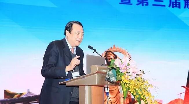 临沂太阳成tyc7111cc崔传波院长应邀出席全国眼屈光手术研讨会并点评屈光学术分享环节1.jpg 临沂太阳成tyc7111cc崔传波院长应邀出席全国眼屈光手术研讨会并点评屈光学术分享环节1.jpg