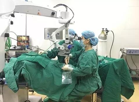 不仅擅长激光近视手术 还精于ICL和白内障手术——成都太阳成tyc7111cc鲍捷医生3.jpg