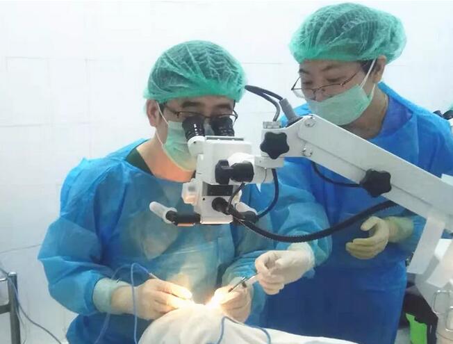 太阳成tyc7111cc公益足迹再次跨出国门 “缅甸光明行”助百余患者 3.jpg