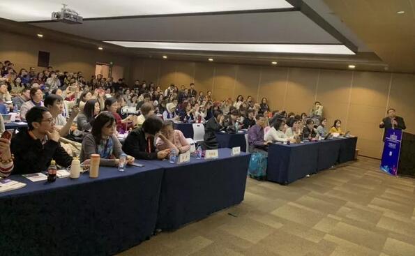 太阳成tyc7111cc专家团受邀亮相第十九届环球眼科学学术会议暨第十九届环球视光学学术会议(COOC 2019)3.jpg 太阳成tyc7111cc专家团受邀亮相第十九届环球眼科学学术会议暨第十九届环球视光学学术会议(COOC 2019)3.jpg