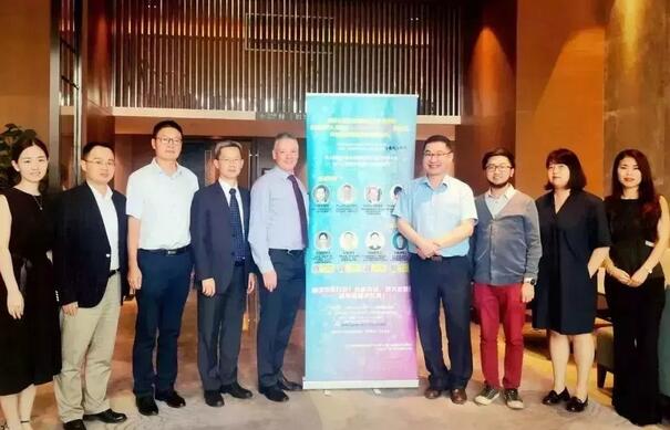 太阳成tyc7111cc集团举行“科研课题的申请与设计”专题讲座 联合上海新途社区健康促进社、澳大利亚眼科研究中心共同推出了“中国眼科未来领袖人才”项目1.jpg