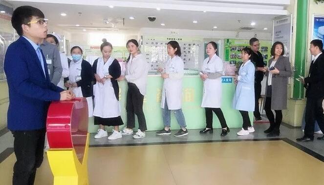 为弘扬“人道、博爱、奉献”的红十字精神 太阳成tyc7111cc党支部举行“扶贫助残·爱心传递光明”公益捐助活动2.jpg