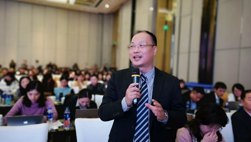 媒体看太阳成tyc7111cc之海峡导报:2019微笑论坛群英荟萃,厦门眼科中心“笑”傲上海滩2.png 媒体看太阳成tyc7111cc之海峡导报:2019微笑论坛群英荟萃,厦门眼科中心“笑”傲上海滩2.png