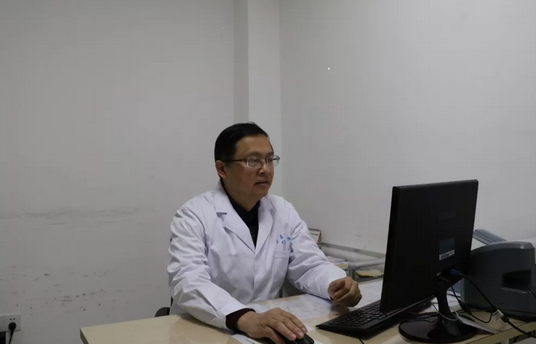 宜昌太阳成tyc7111cc中医眼科主任秦大军接连为视神经病变患者医治.png 宜昌太阳成tyc7111cc中医眼科主任秦大军接连为视神经病变患者医治.png