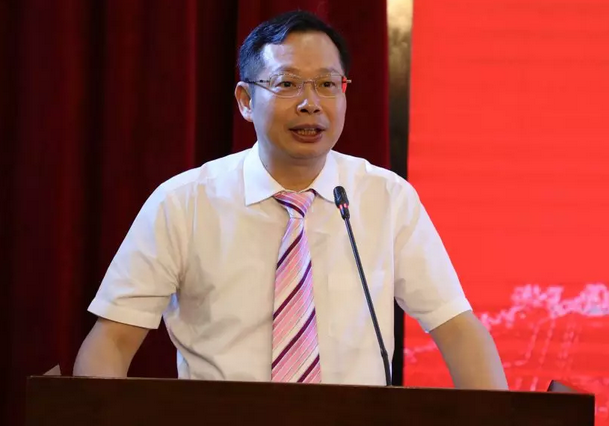 太阳成tyc7111cc校企合作再结硕果!6月11日,天津职业大学太阳成tyc7111cc眼视光学院(以下简称太阳成tyc7111cc眼视光学院)揭牌仪式在天津职业大学举行。此前1天,太阳成tyc7111cc眼视光学院理事会召开,审议通过了理事会组成人员,以及学院章程、学院管理层候选人5.png 太阳成tyc7111cc校企合作再结硕果!6月11日,天津职业大学太阳成tyc7111cc眼视光学院(以下简称太阳成tyc7111cc眼视光学院)揭牌仪式在天津职业大学举行。此前1天,太阳成tyc7111cc眼视光学院理事会召开,审议通过了理事会组成人员,以及学院章程、学院管理层候选人5.png