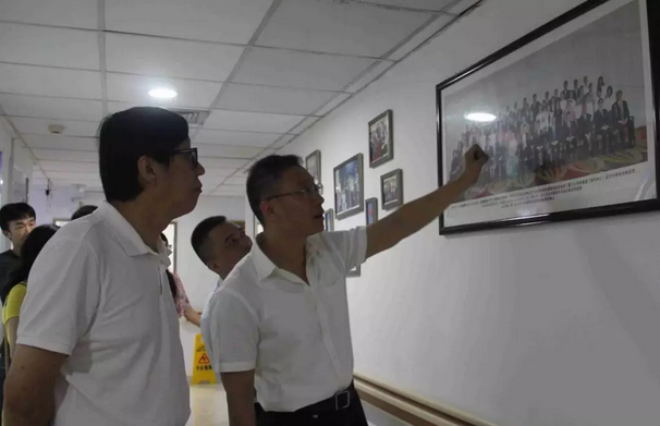 中华少年儿童慈善救助基金会王林理事长一行莅临厦门眼科中心参观指导3.png