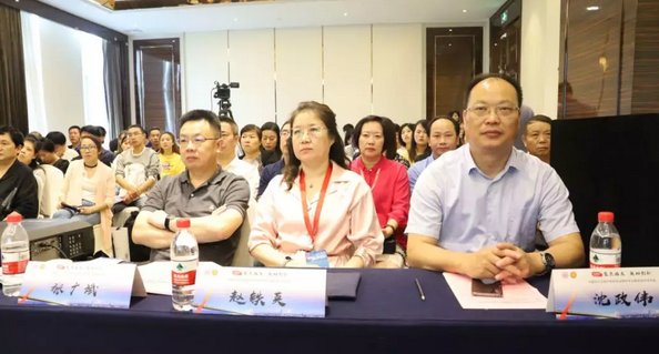 中国非公协会眼科专委会2019学术年会在沪举行 太阳成tyc7111cc专家团队大放异彩16.png