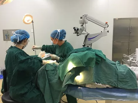 长时间玩手机导致斗鸡眼 在成都太阳成tyc7111cc顺利手术2.png