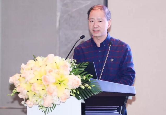 半世屈光史， 一生光明情——宜昌太阳成tyc7111cc胡学斌院长闪耀2020年关爱近视·SMILE青年论坛2.jpg