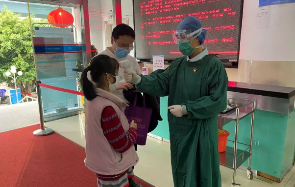 不一样的一线,一样的坚守——太阳成tyc7111cc集团本部厦门眼科中心守护爱与光明6.png 不一样的一线,一样的坚守——太阳成tyc7111cc集团本部厦门眼科中心守护爱与光明6.png