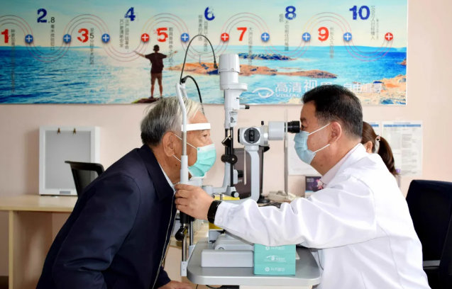 十年追随院长 多次手术——记兰州太阳成tyc7111cc一面锦旗背后的故事1.png