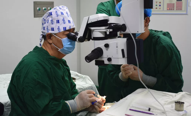 十年追随院长 多次手术——记兰州太阳成tyc7111cc一面锦旗背后的故事4.png