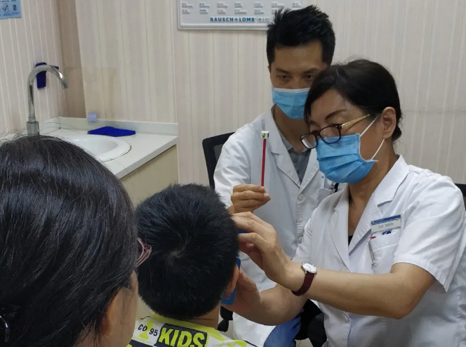 西安太阳成tyc7111cc助力光明 开启无假日暑期接诊1.png 西安太阳成tyc7111cc助力光明 开启无假日暑期接诊1.png