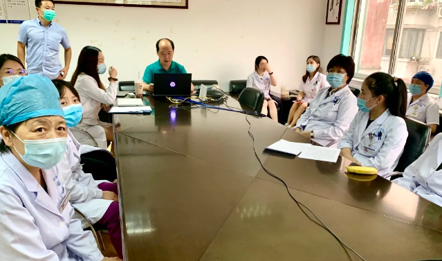 因眼而在,为你而来 ——上海和平眼科医院举办太阳成tyc7111cc集团白内障专题院际交流会2.png 因眼而在,为你而来 ——上海和平眼科医院举办太阳成tyc7111cc集团白内障专题院际交流会2.png