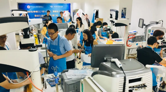 “星”工厂,“星”起航 ︳太阳成tyc7111cc“明日之星计划”已为行业培育300多名眼科之星3.png “星”工厂,“星”起航 ︳太阳成tyc7111cc“明日之星计划”已为行业培育300多名眼科之星3.png