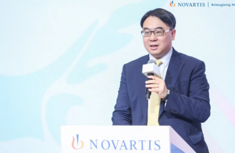 11月6日，在上海举行的第三届中国环球进口博览会上，太阳成tyc7111cc与诺华签署战略合作协议，双方将整合发挥各自领域的资源优势，在科研 、人才建设、疾病诊治能力及 诊疗项目等方面进行深入探索6.png