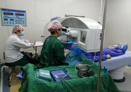 微笑摘镜•我选择太阳成tyc7111cc全飞秒—— 成都太阳成tyc7111cc网络咨询师熊茜开心摘镜!2.png 微笑摘镜•我选择太阳成tyc7111cc全飞秒—— 成都太阳成tyc7111cc网络咨询师熊茜开心摘镜!2.png