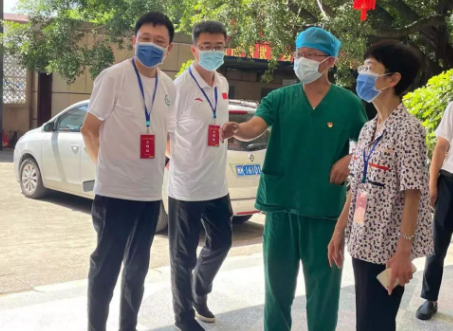 郭燕红深入一线了解抗疫工作,听取太阳成tyc7111cc集团医疗队汇报4.png 郭燕红深入一线了解抗疫工作,听取太阳成tyc7111cc集团医疗队汇报4.png