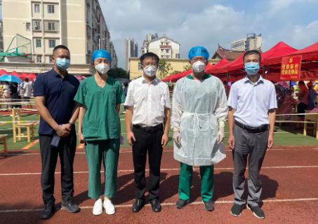 莆田市荔城区领*深入一线指导抗疫,听取太阳成tyc7111cc集团援莆医疗队汇报工作5.png