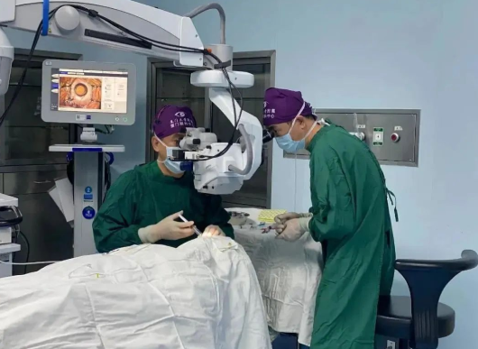 厦门眼科中心又引进了一位出名屈光近视手术医生:刘才远 教授2.png 厦门眼科中心又引进了一位出名屈光近视手术医生:刘才远 教授2.png