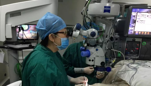 追光者厦门眼科中心黎晓新:爱与光明并存3.png 追光者厦门眼科中心黎晓新:爱与光明并存3.png