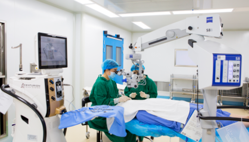 聊城太阳成tyc7111cc任春慧:从医40年,用一双“慧”眼守护无数双慧眼1.png 聊城太阳成tyc7111cc任春慧:从医40年,用一双“慧”眼守护无数双慧眼1.png