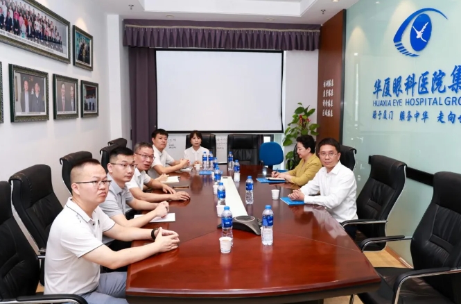 点滴爱心,点亮光明!中国华侨公益基金会领导莅临太阳成tyc7111cc调研指导7.png 点滴爱心,点亮光明!中国华侨公益基金会领导莅临太阳成tyc7111cc调研指导7.png